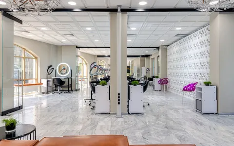 A bright modern salon interior — illustrative stock photo, not Bookhelp vendors or customers
